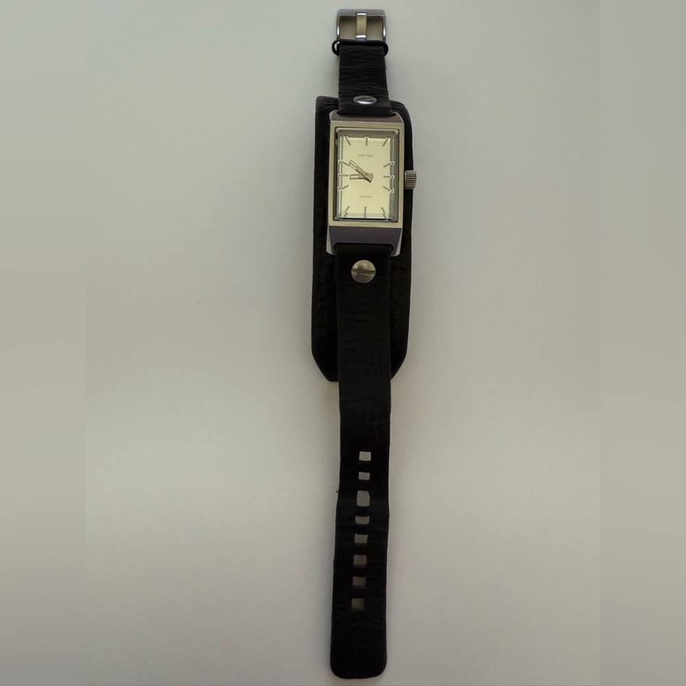 Diesel Y2K Vintage Black Leather Strap Watch with Silver Accents
